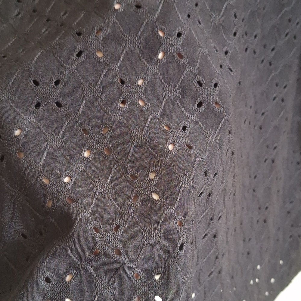 3/$20 Kim & Cami Black Eyelet Blouse Size Large - Picture 6 of 7
